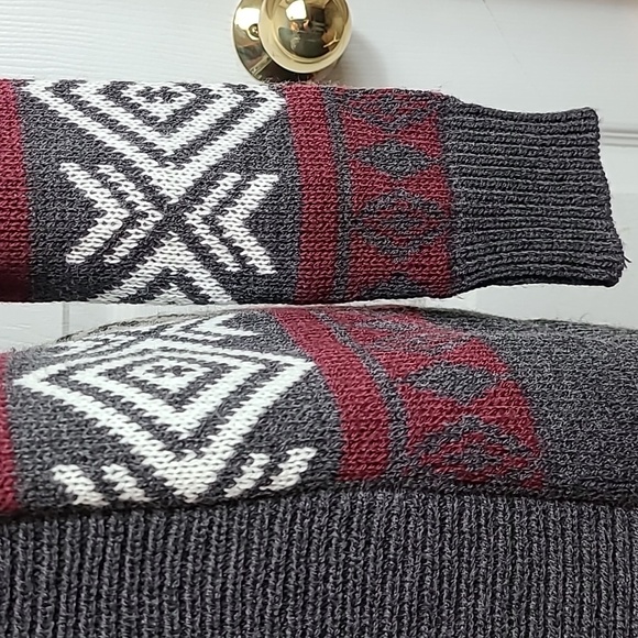 Pink Rose Southwestern Design Cardigan - Picture 4 of 11